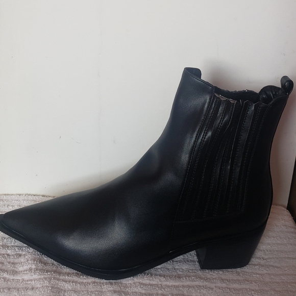 Women's Winter Black Boot - Picture 2 of 5